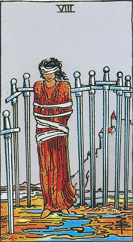 huit d'épée carte tarot